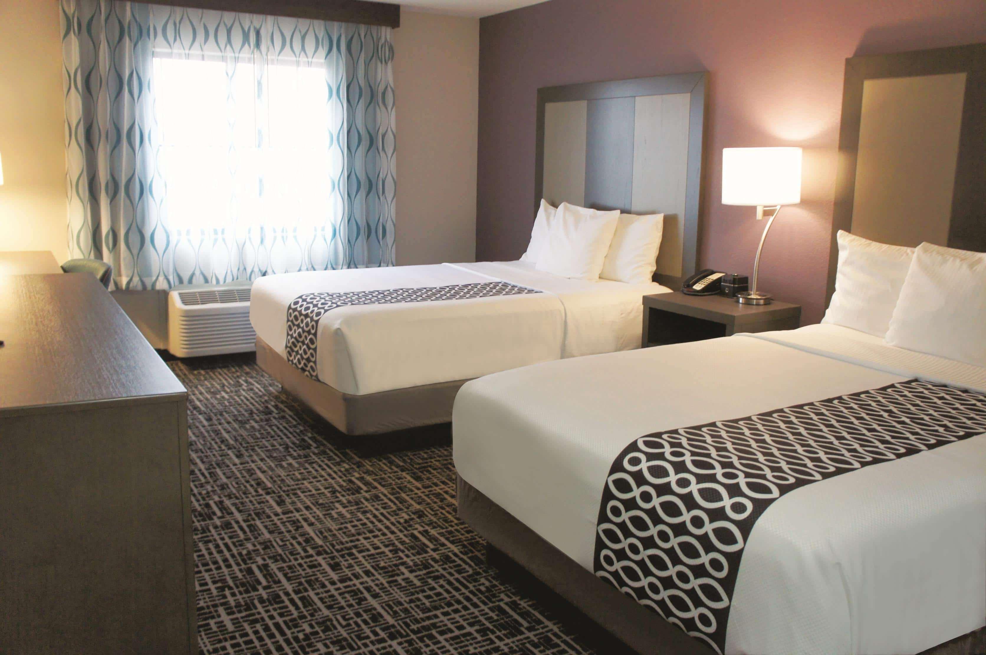 Hotel La Quinta By Wyndham Wichita Airport Zewnętrze zdjęcie