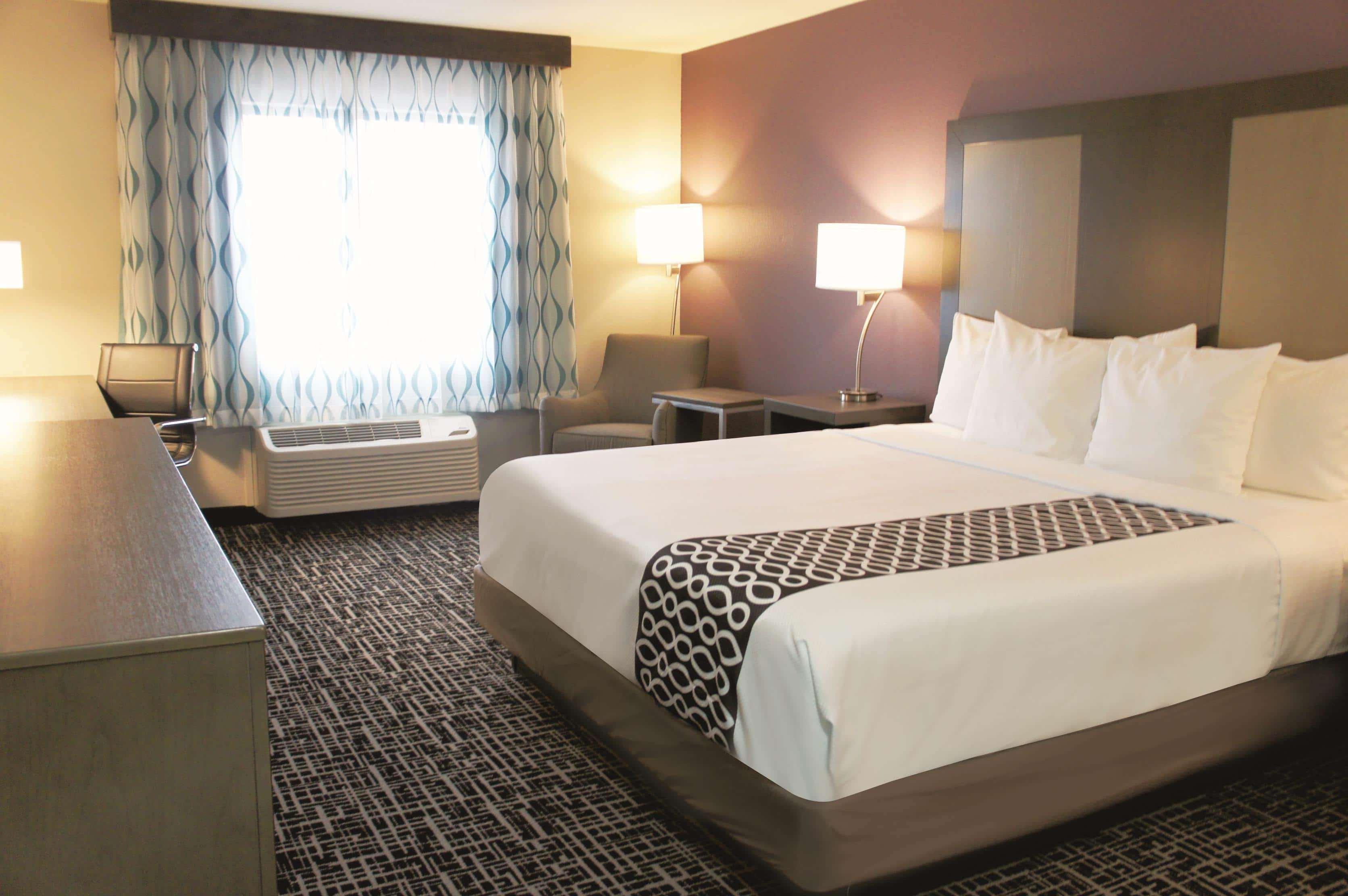 Hotel La Quinta By Wyndham Wichita Airport Zewnętrze zdjęcie