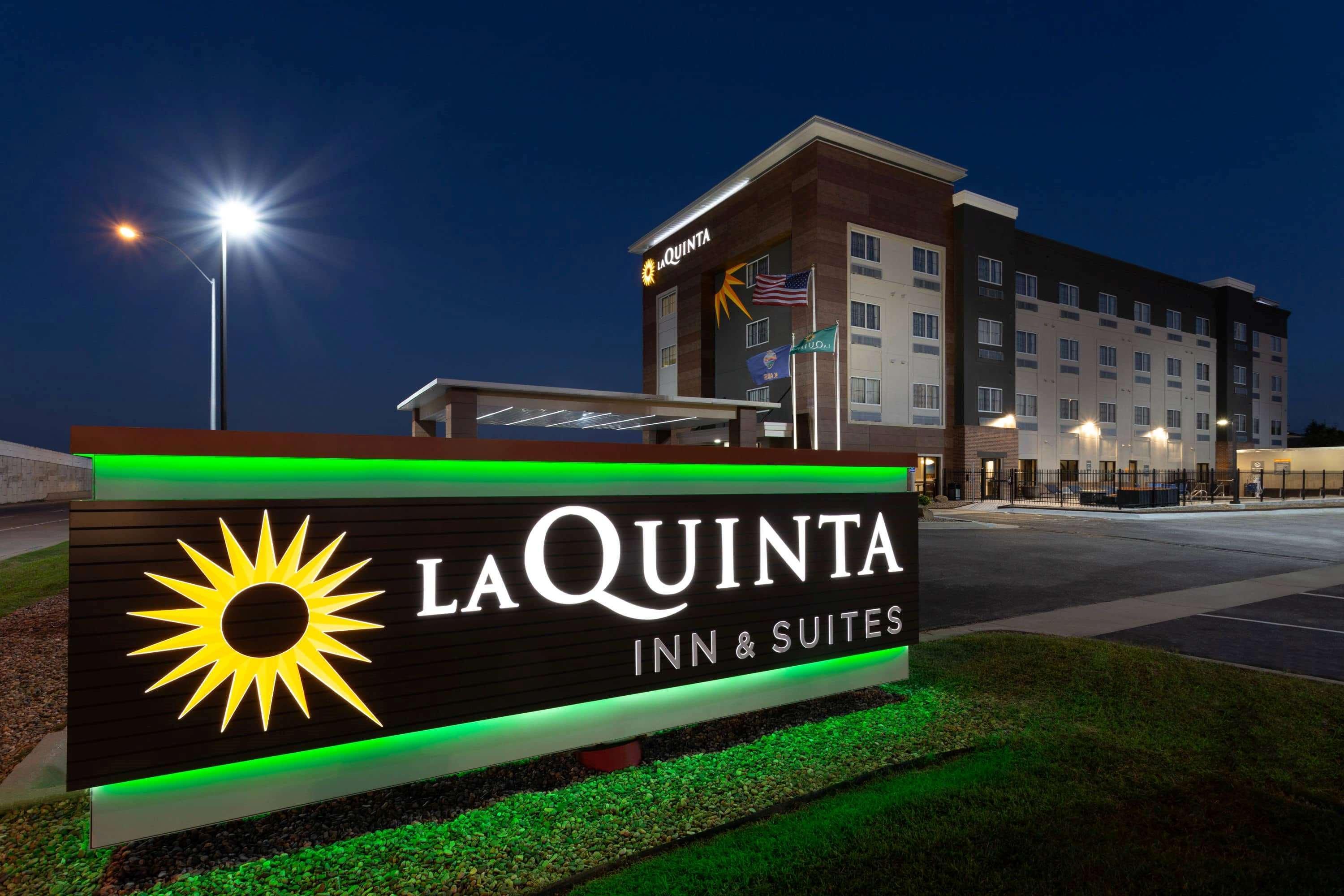 Hotel La Quinta By Wyndham Wichita Airport Zewnętrze zdjęcie