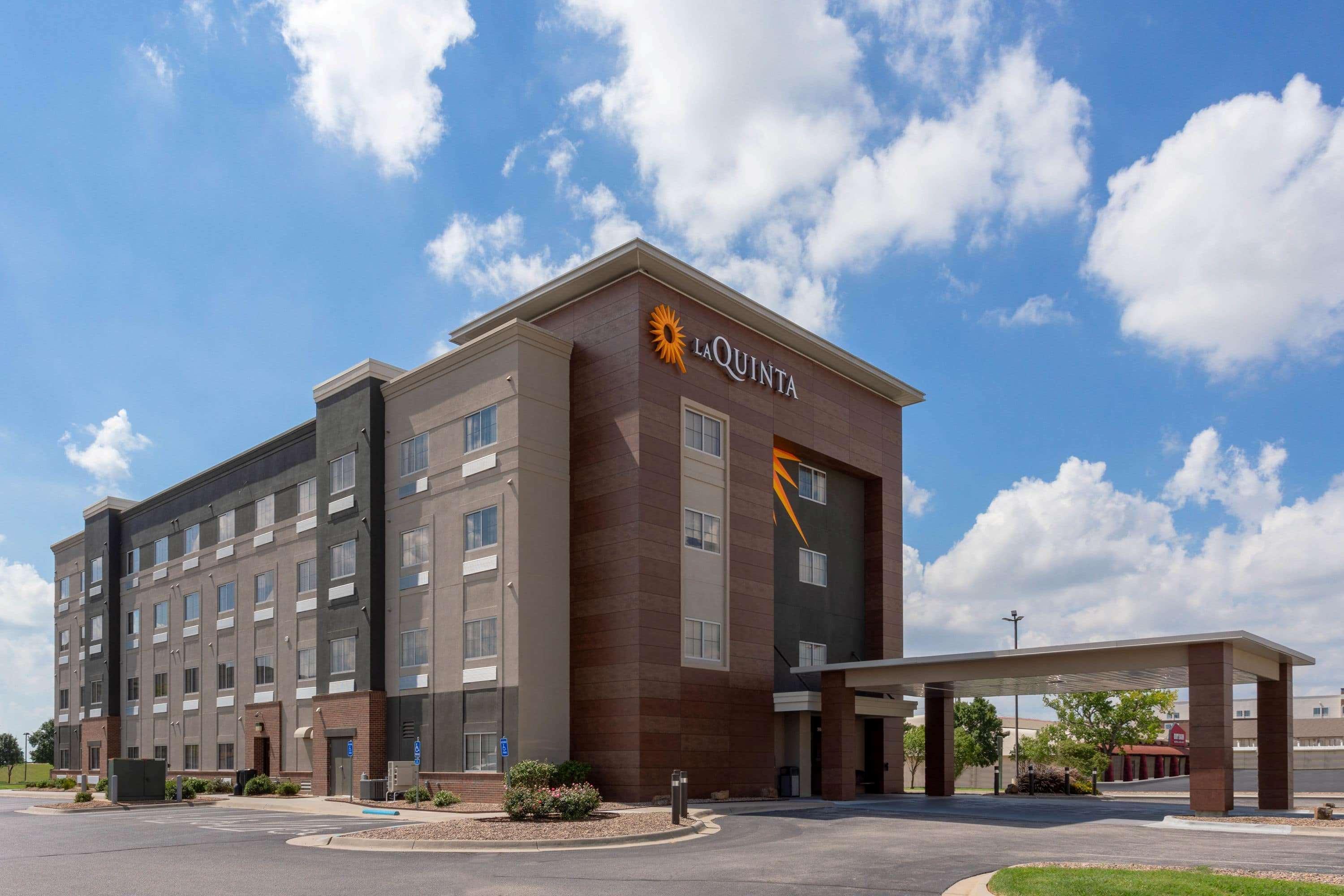 Hotel La Quinta By Wyndham Wichita Airport Zewnętrze zdjęcie