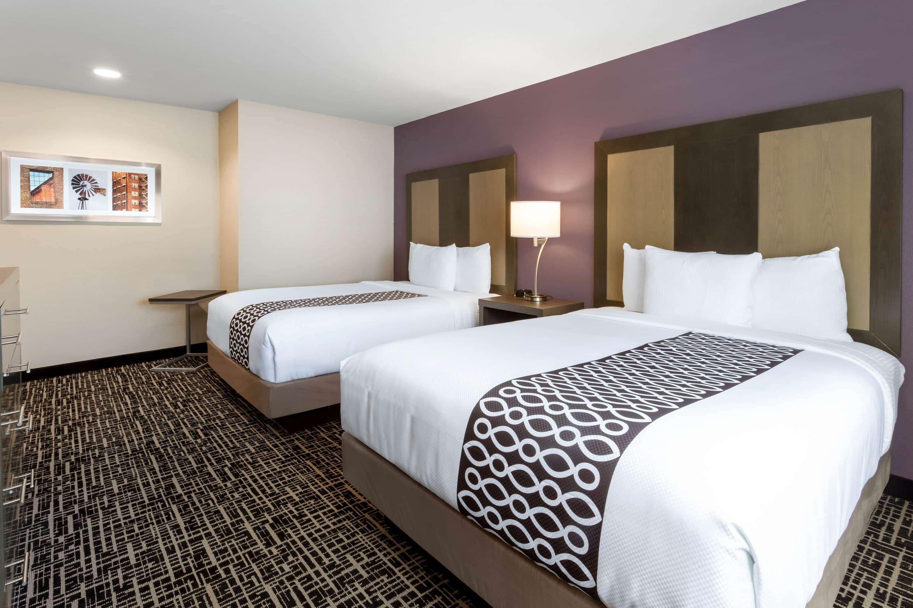 Hotel La Quinta By Wyndham Wichita Airport Zewnętrze zdjęcie