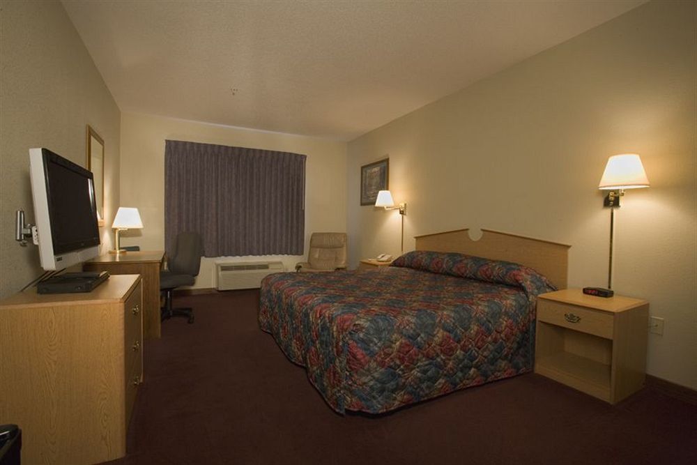 Hotel La Quinta By Wyndham Wichita Airport Zewnętrze zdjęcie
