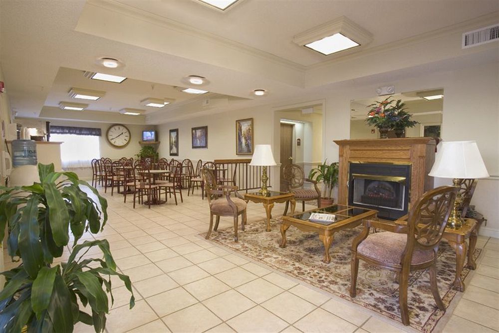 Hotel La Quinta By Wyndham Wichita Airport Zewnętrze zdjęcie