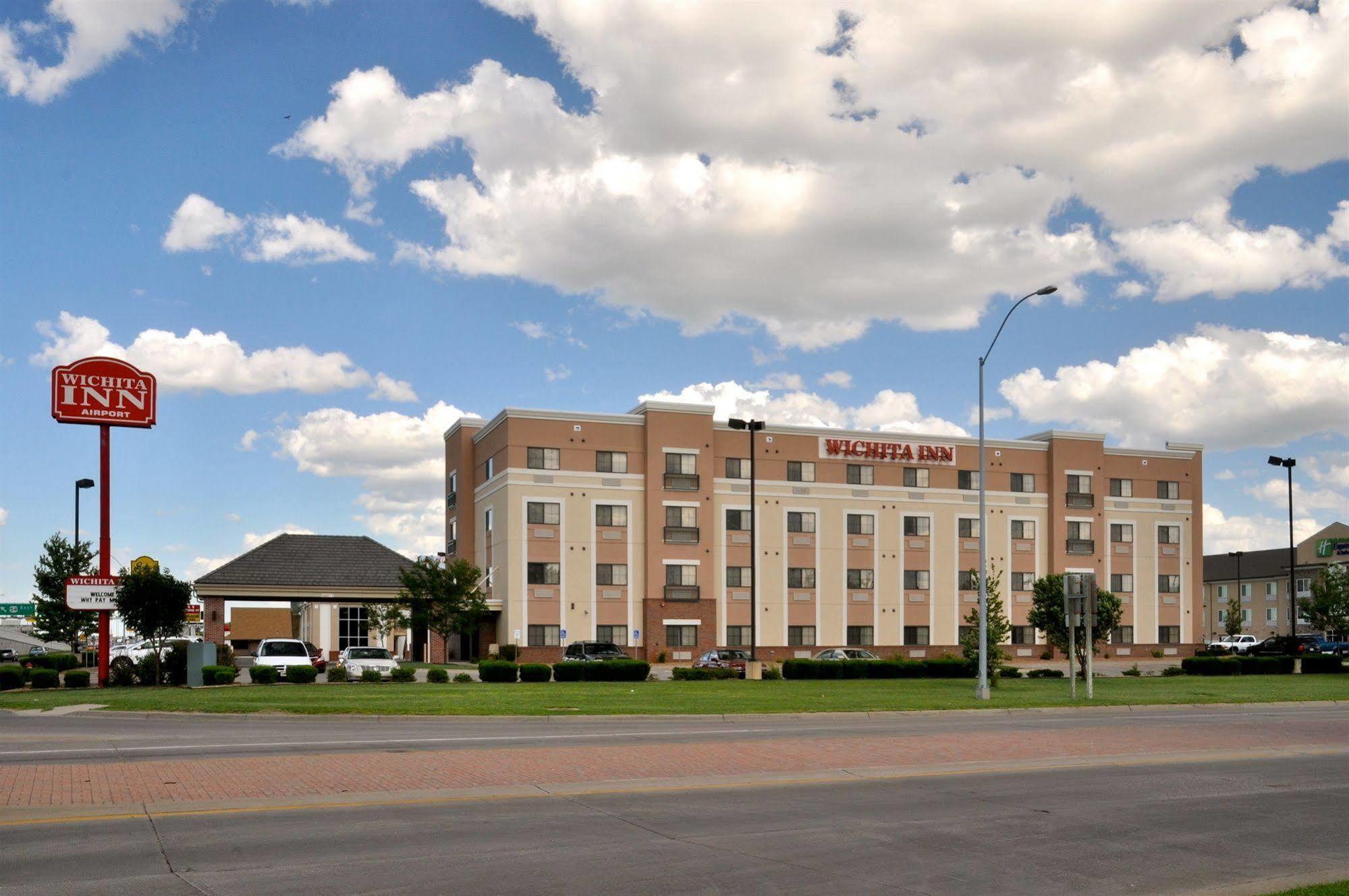 Hotel La Quinta By Wyndham Wichita Airport Zewnętrze zdjęcie