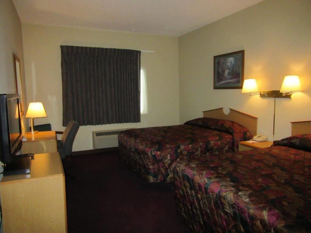 Hotel La Quinta By Wyndham Wichita Airport Zewnętrze zdjęcie